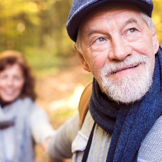 Waldspaziergang; Foto: Halfpoint - Shutterstock.com