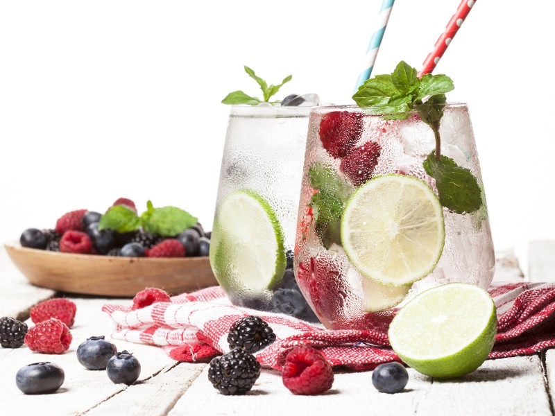 Getränk mit Beeren; Foto: Nikolay Litov - Shutterstock.com